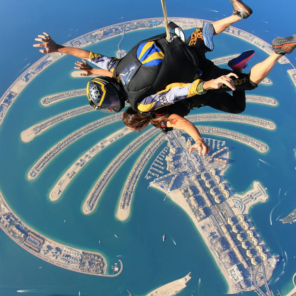 dubai-skydive-over-the-palm-photos-and-video_1